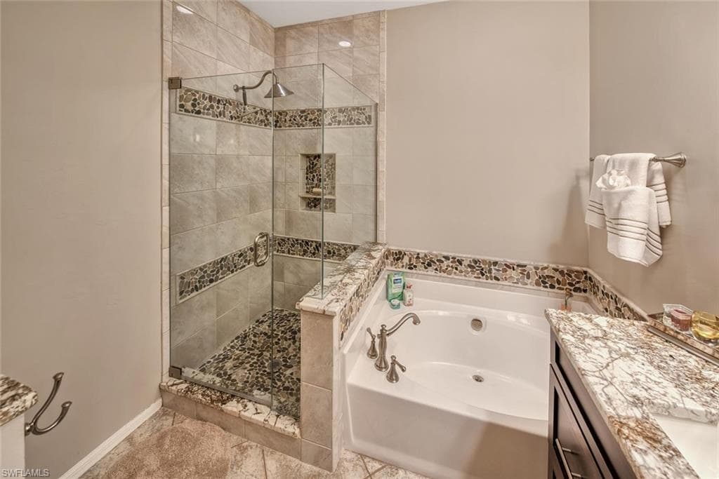 23036 Lone Oak DR-25