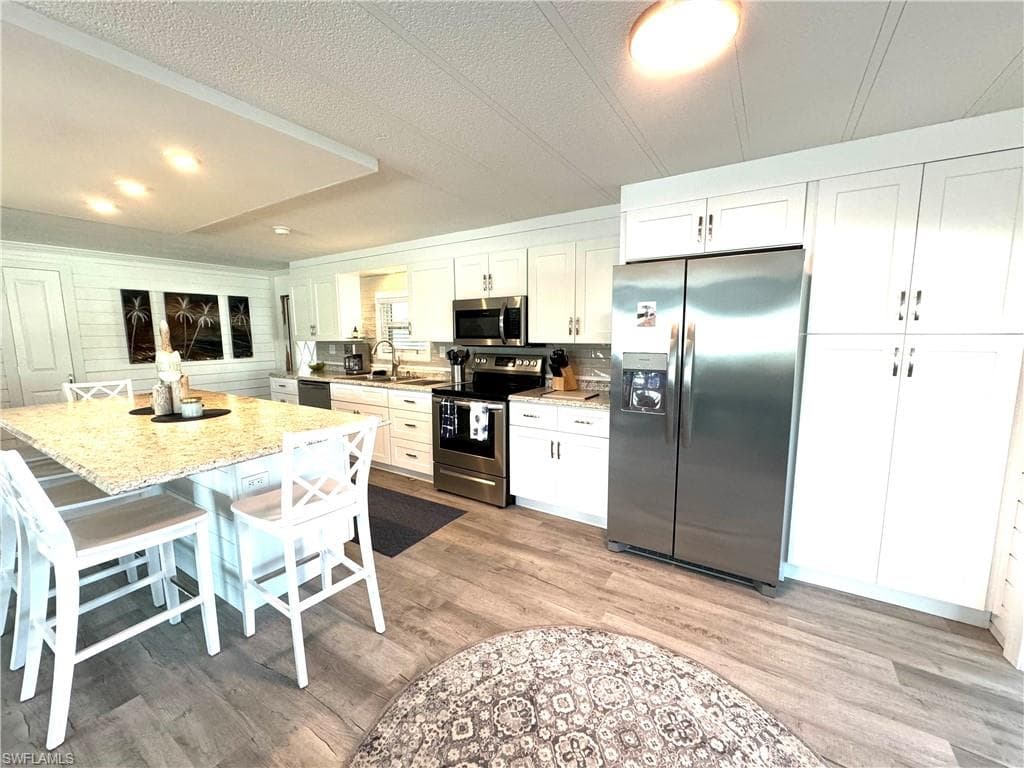 4700 Leilani LN-17