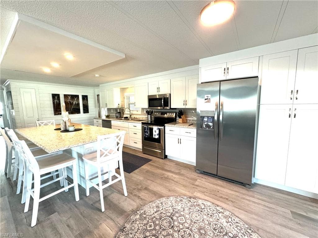 4700 Leilani LN-16