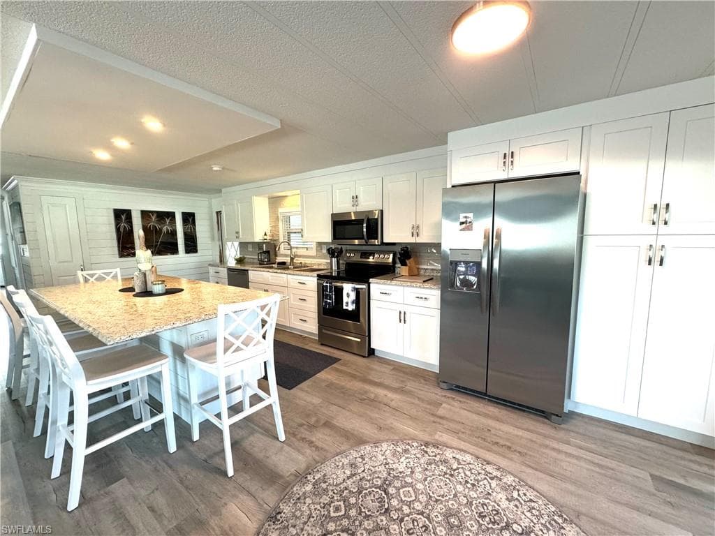 4700 Leilani LN-18