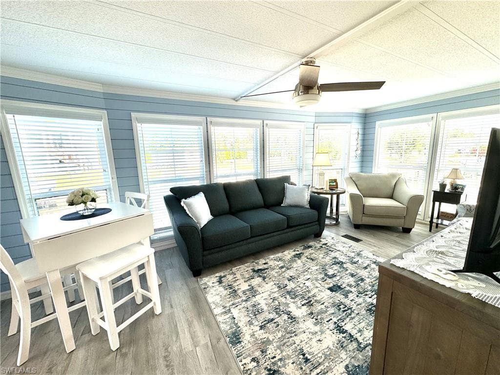 4700 Leilani LN-8