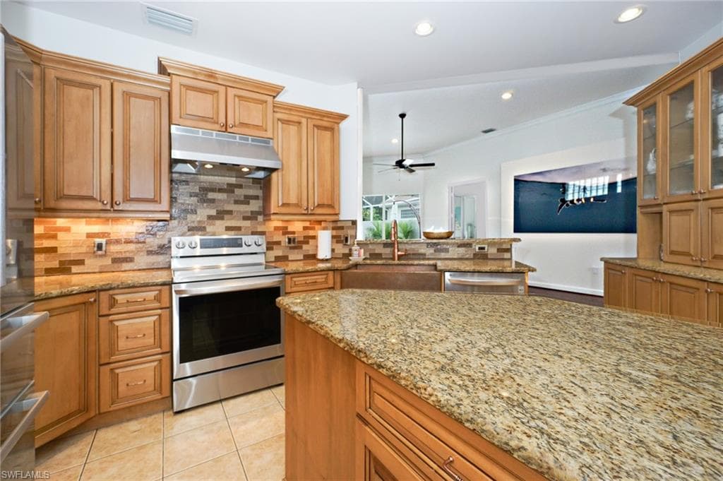3188 Sundance CIR-17