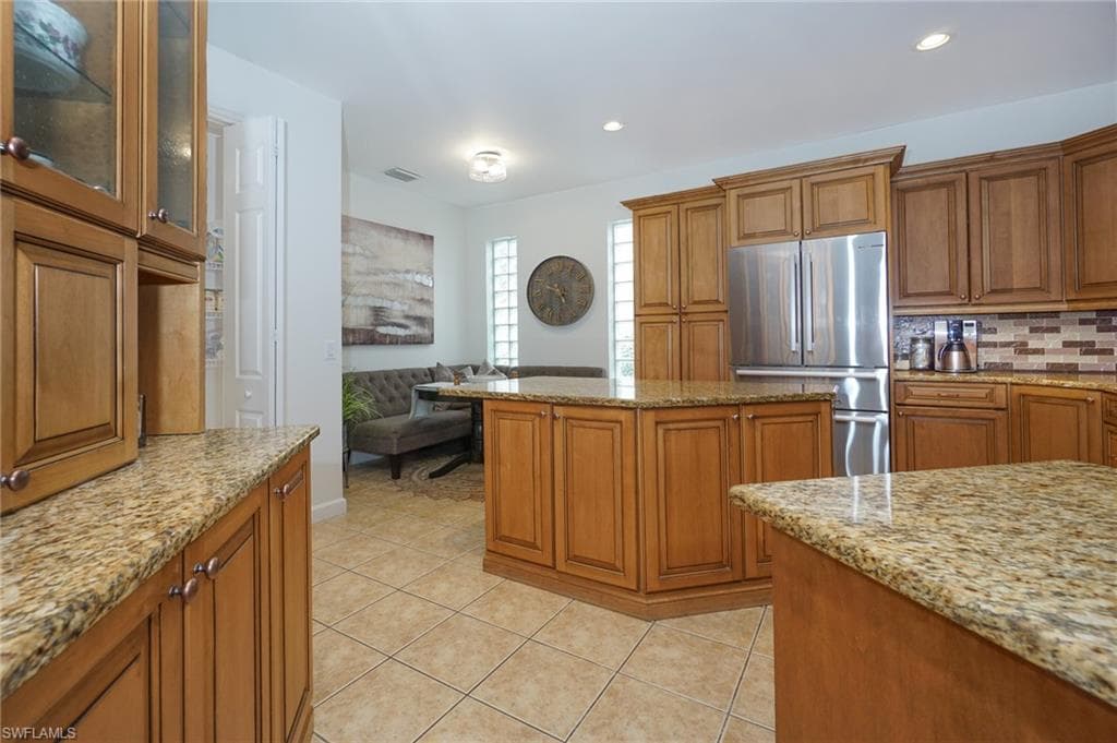 3188 Sundance CIR-19