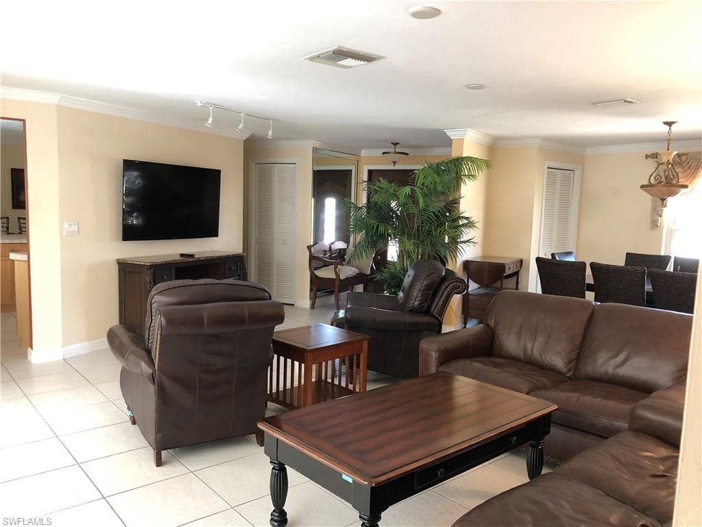 550 Forest Hills BLVD-36