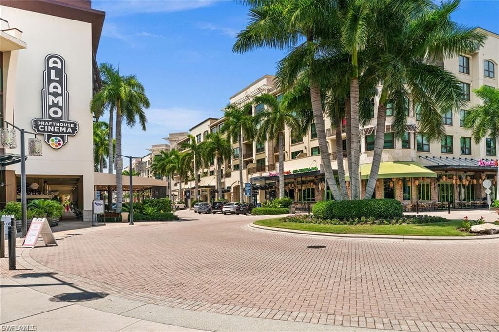 371 Bayside AVE-47