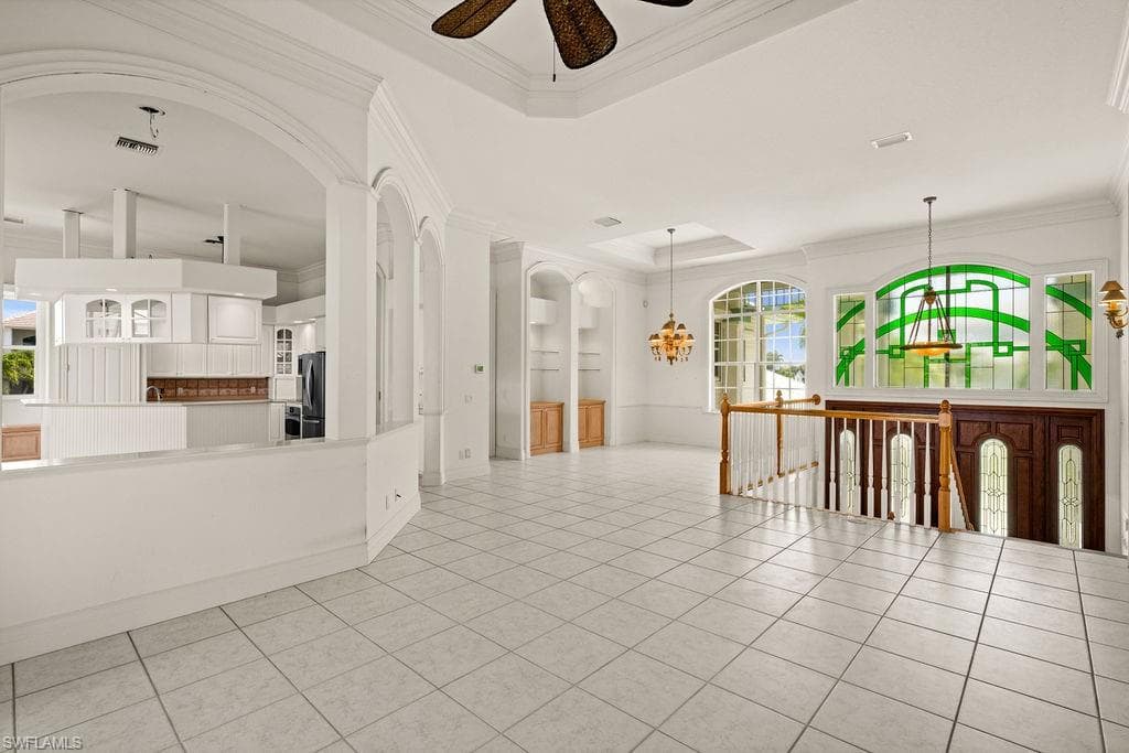 371 Bayside AVE-19