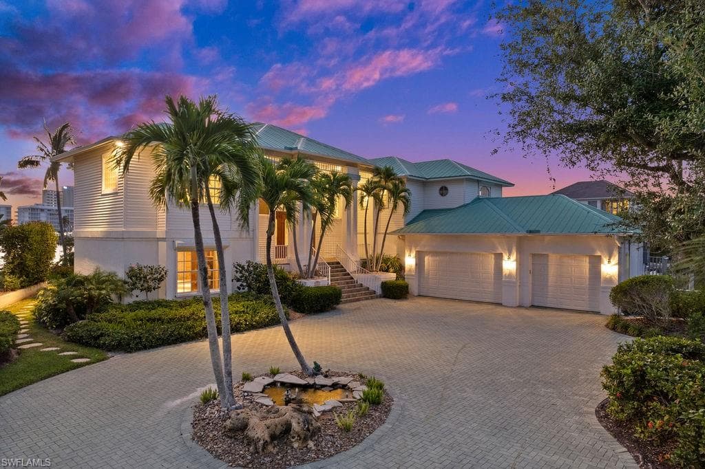 371 Bayside AVE-4