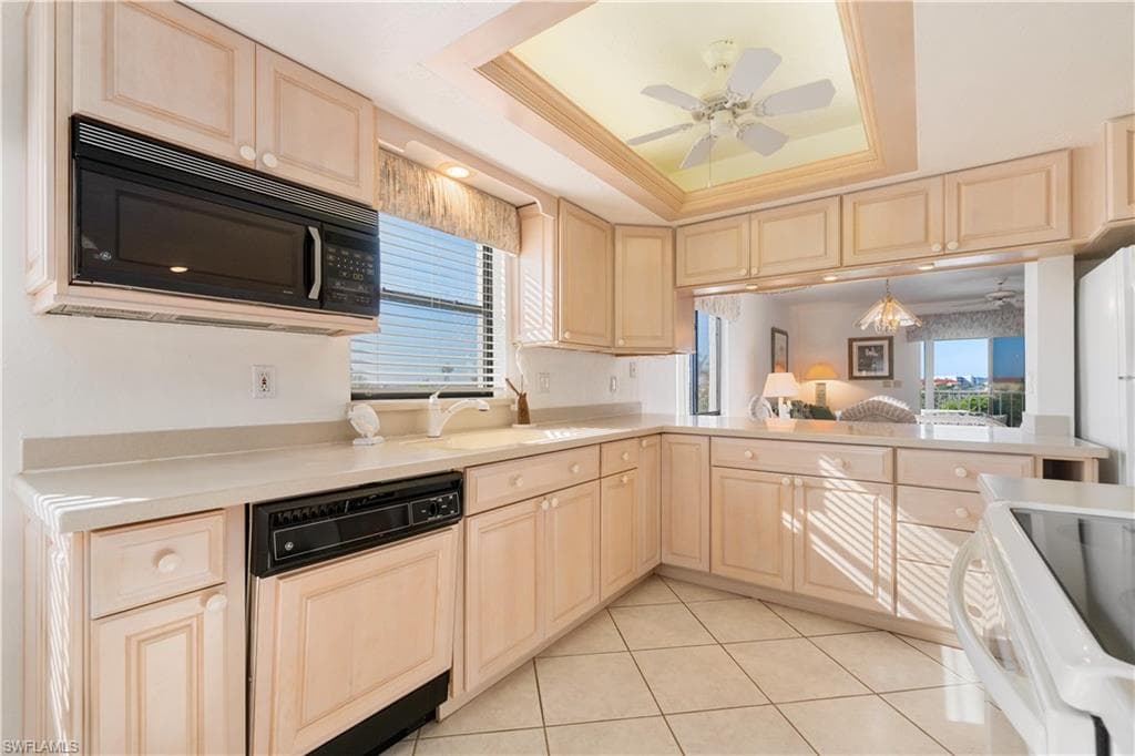 4371 Bay Beach LN 411-5
