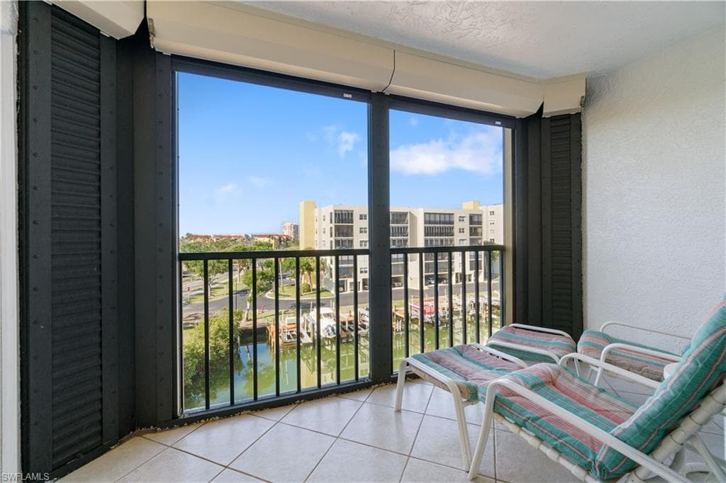 4371 Bay Beach LN 411-21