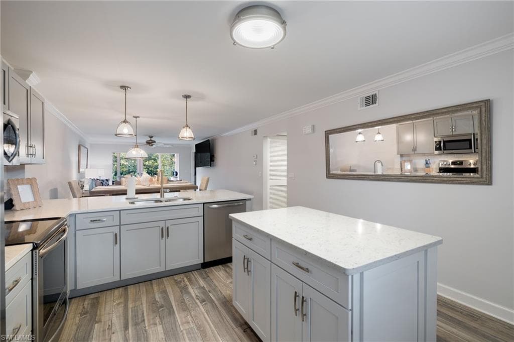 3021 Sandpiper Bay CIR E106-1