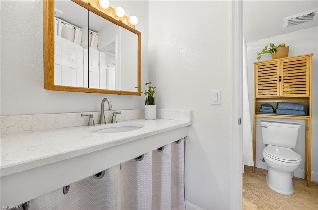 1250 Tennisplace CT B34-23