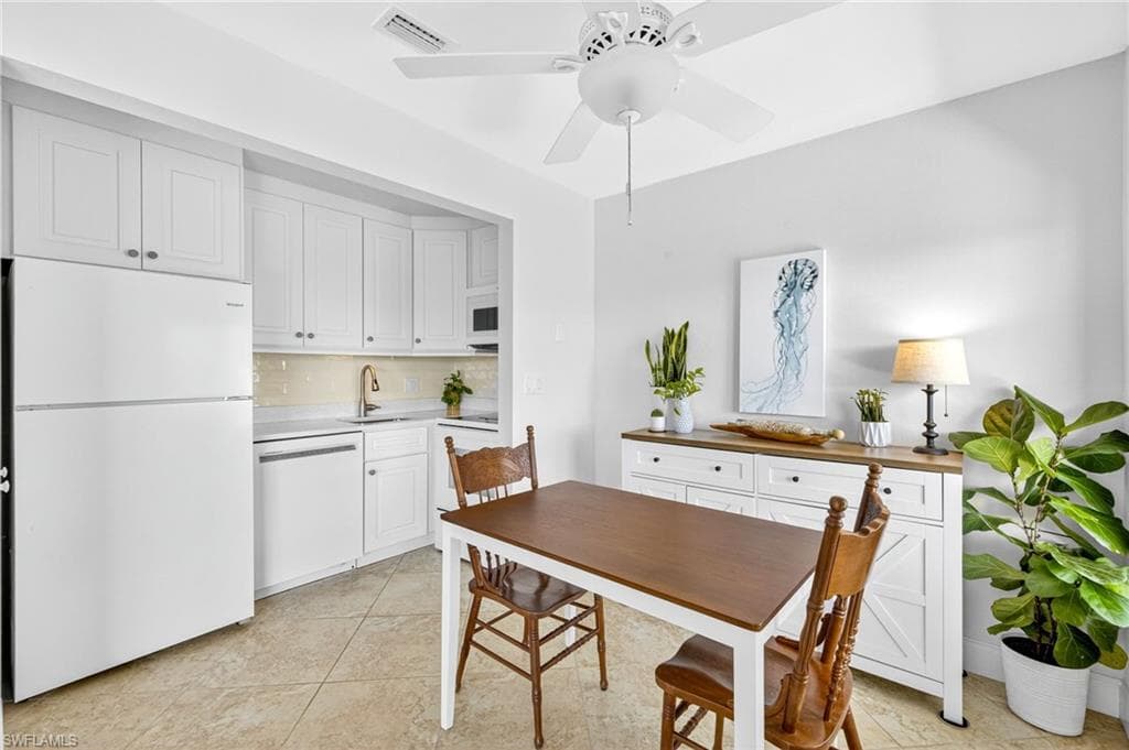 1250 Tennisplace CT B34-2