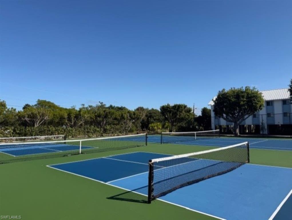 1250 Tennisplace CT B34-6