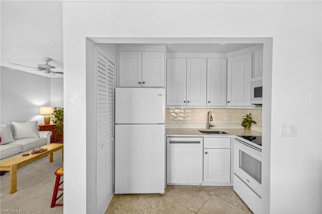 1250 Tennisplace CT B34-9