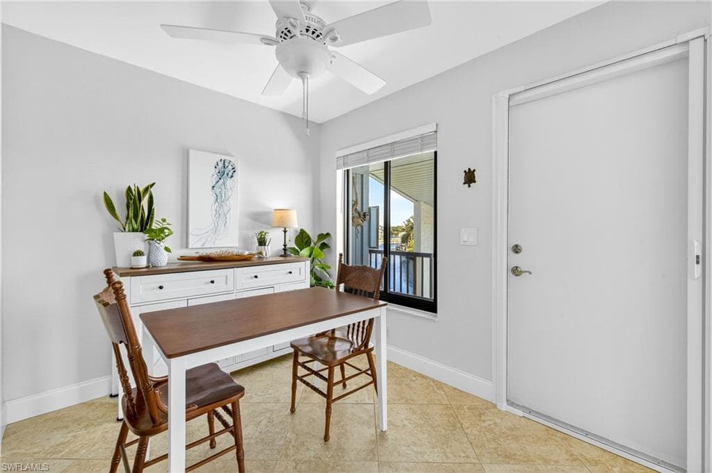 1250 Tennisplace CT B34-10
