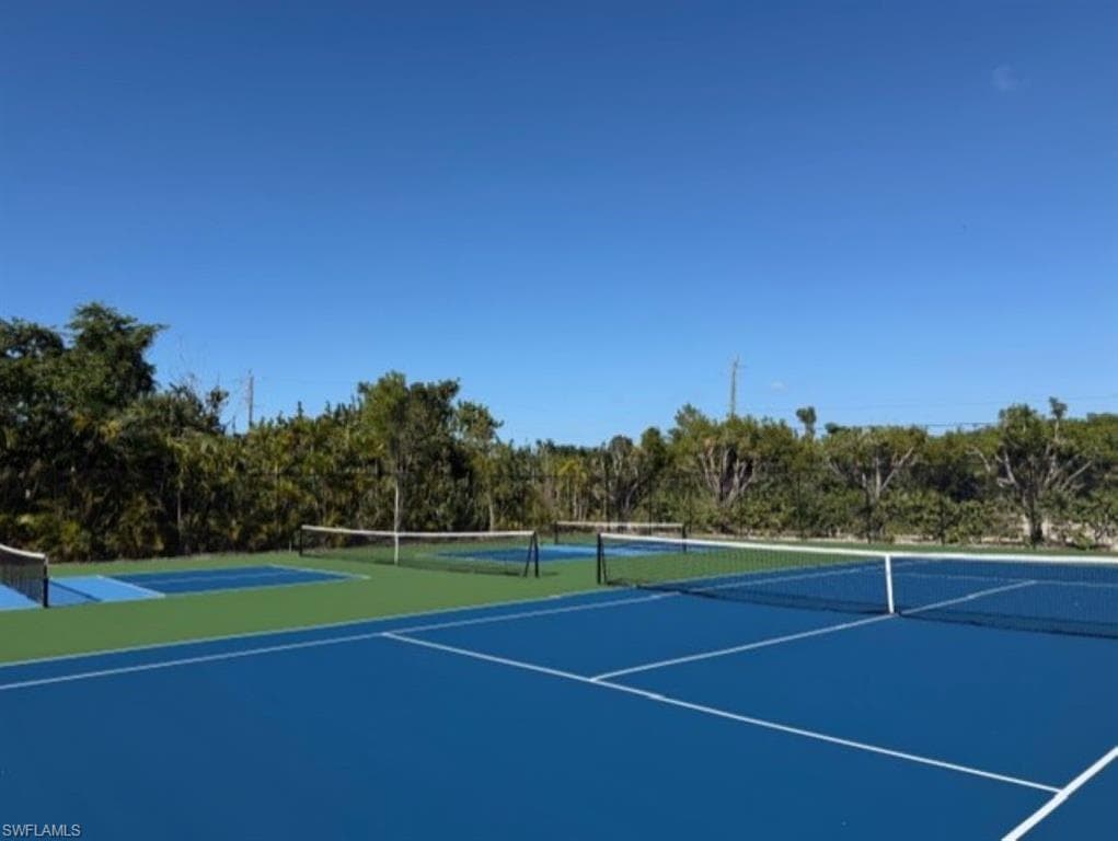 1250 Tennisplace CT B34-29