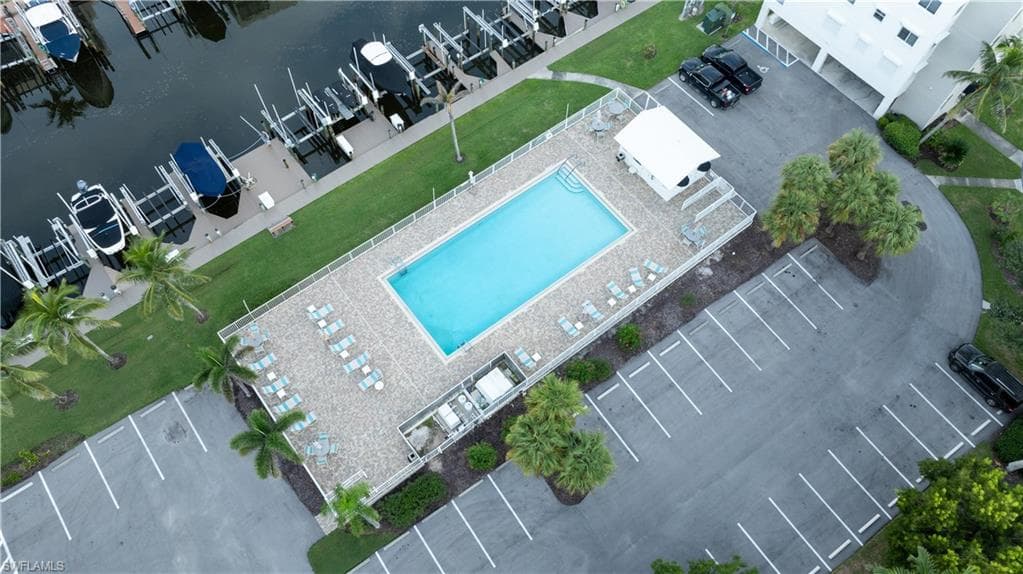4371 Bay Beach LN 313-18