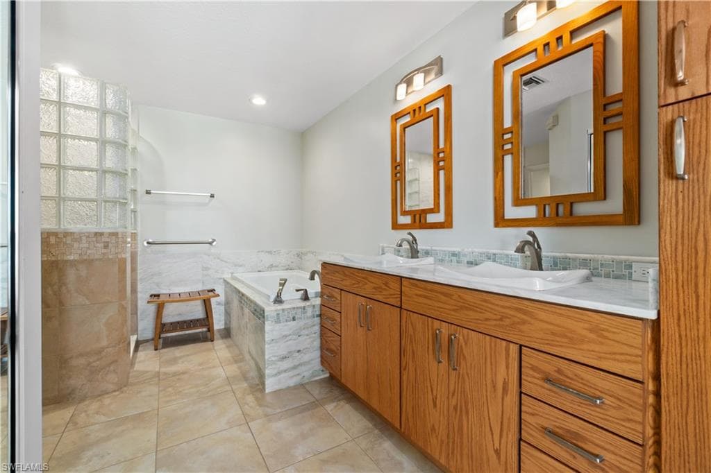 267 Barefoot Beach BLVD 303-19