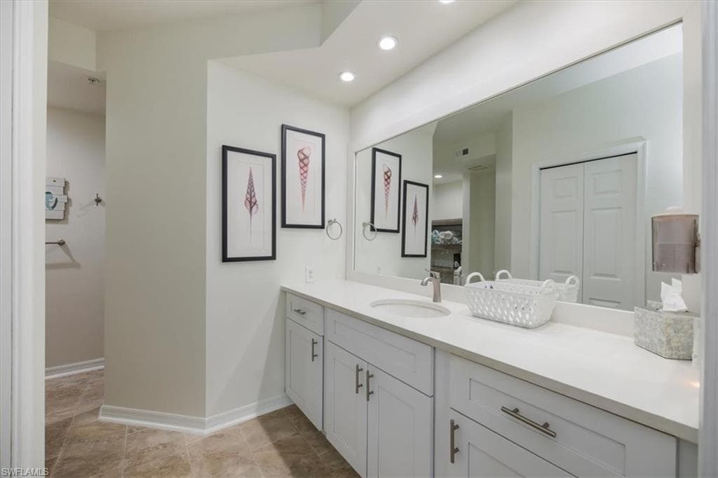545 11th AVE S 104-22