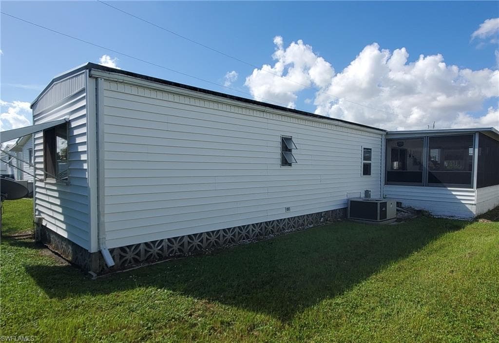 865 Moonlight DR-19