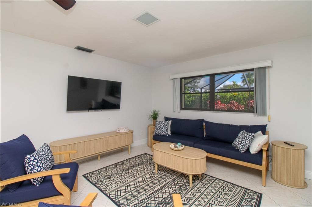 213 Bay Meadows DR-26