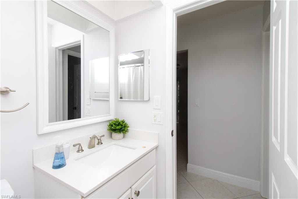 213 Bay Meadows DR-37