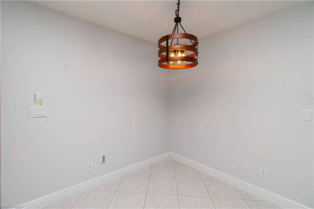 213 Bay Meadows DR-40