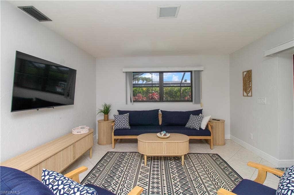 213 Bay Meadows DR-25