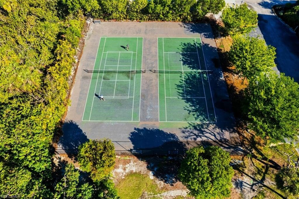 1250 Tennisplace CT C31-28
