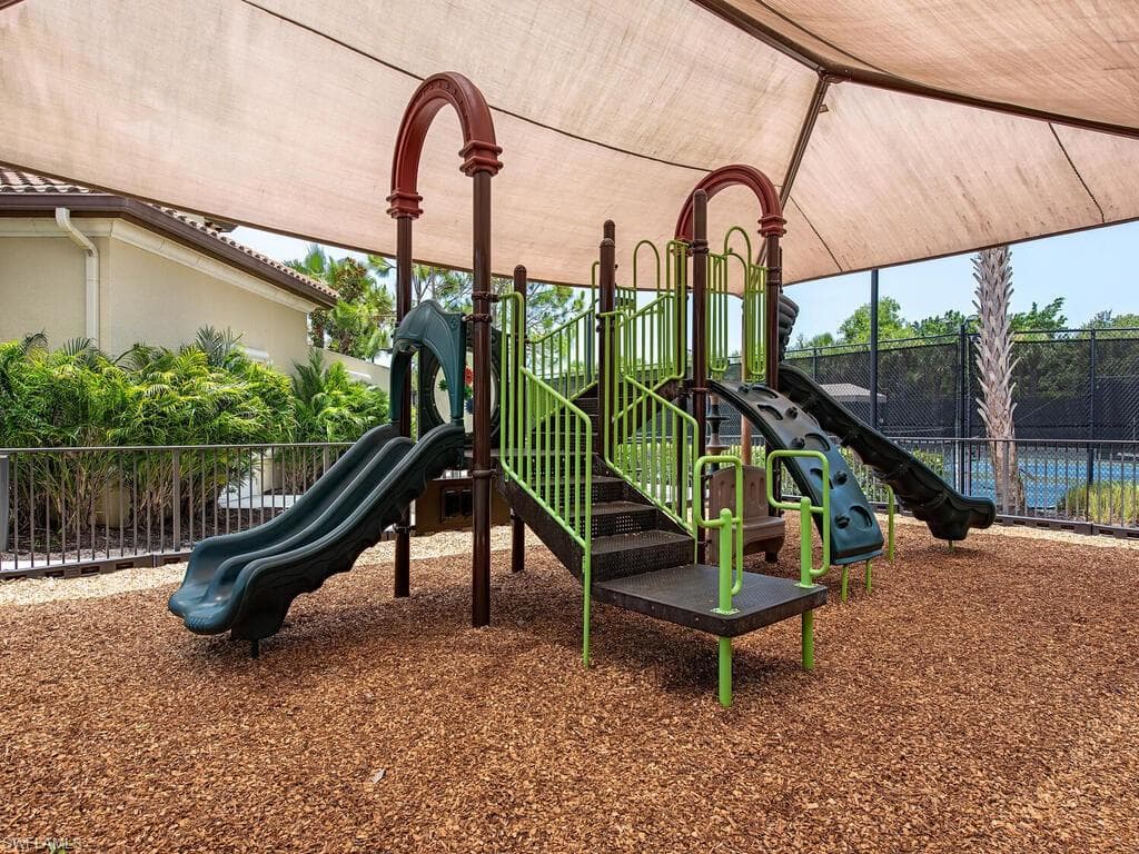 13800 Luna DR-33