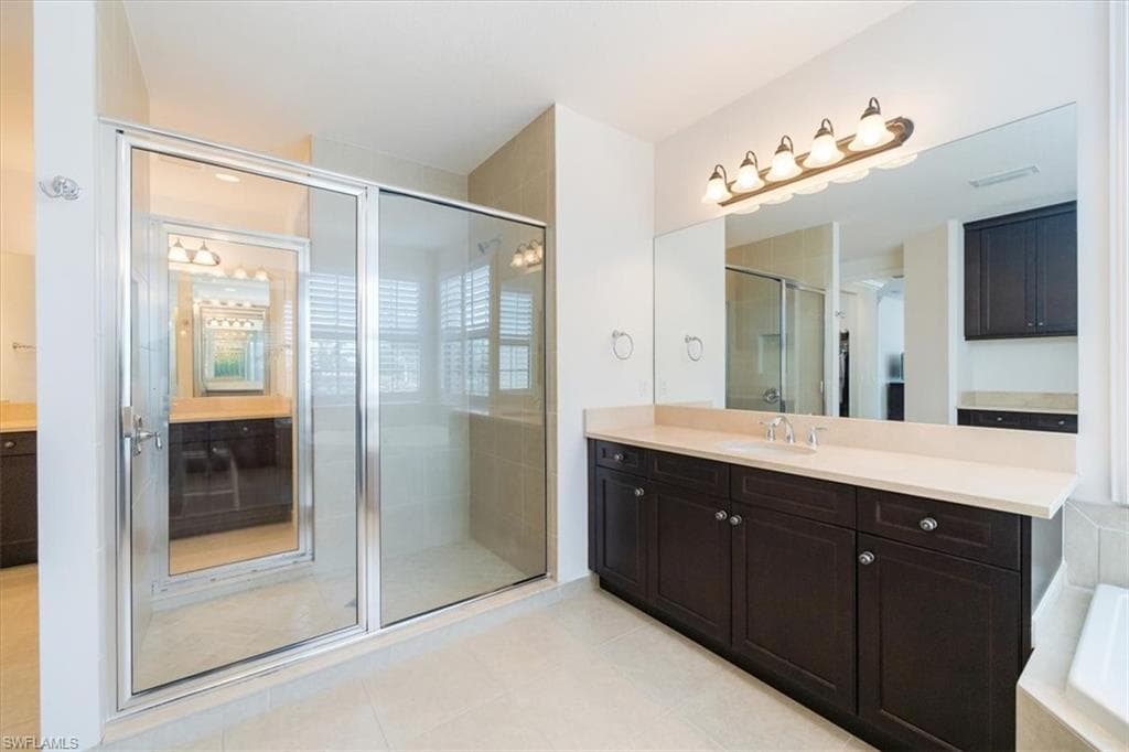 13800 Luna DR-14
