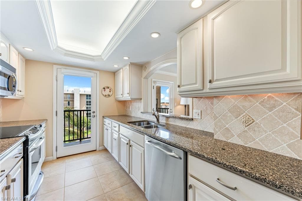 3500 Gulf Shore BLVD N 509-9