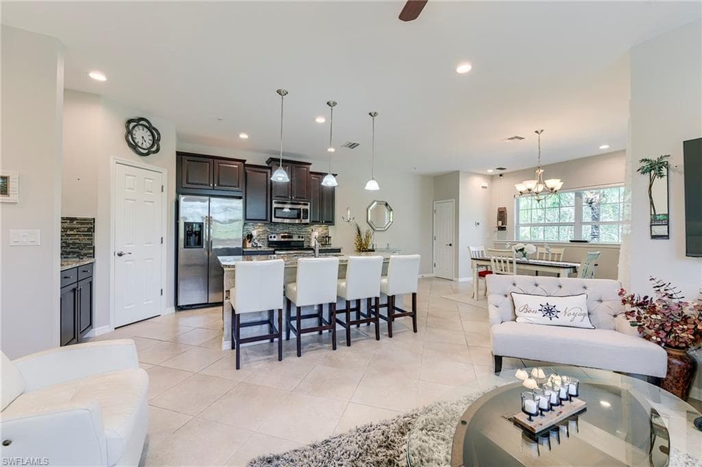 8510 Violeta ST 203-10