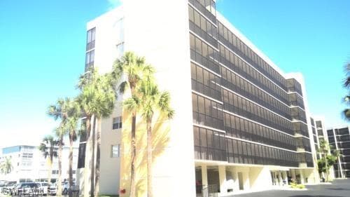 4481 Bay Beach LN 214-22