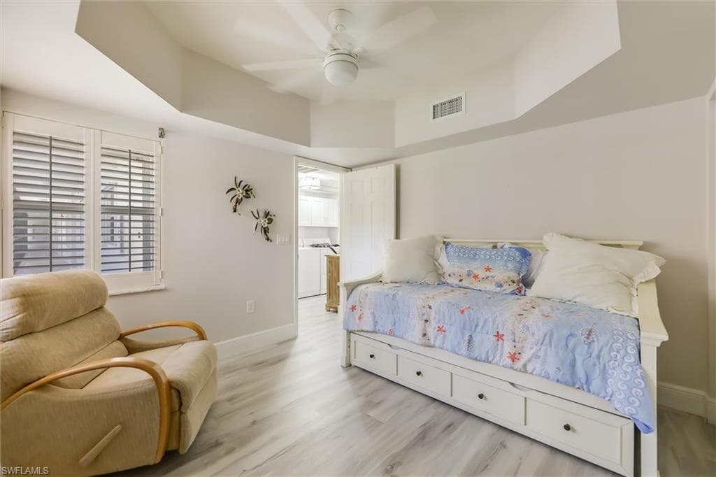 4481 Bay Beach LN 214-14
