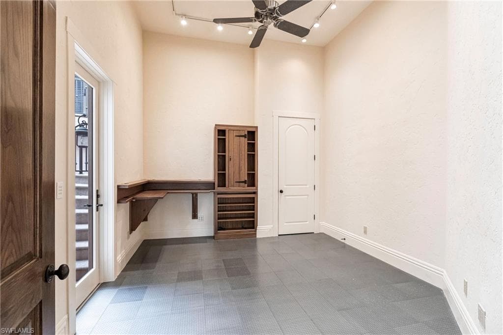 11558 Aerie LN-28