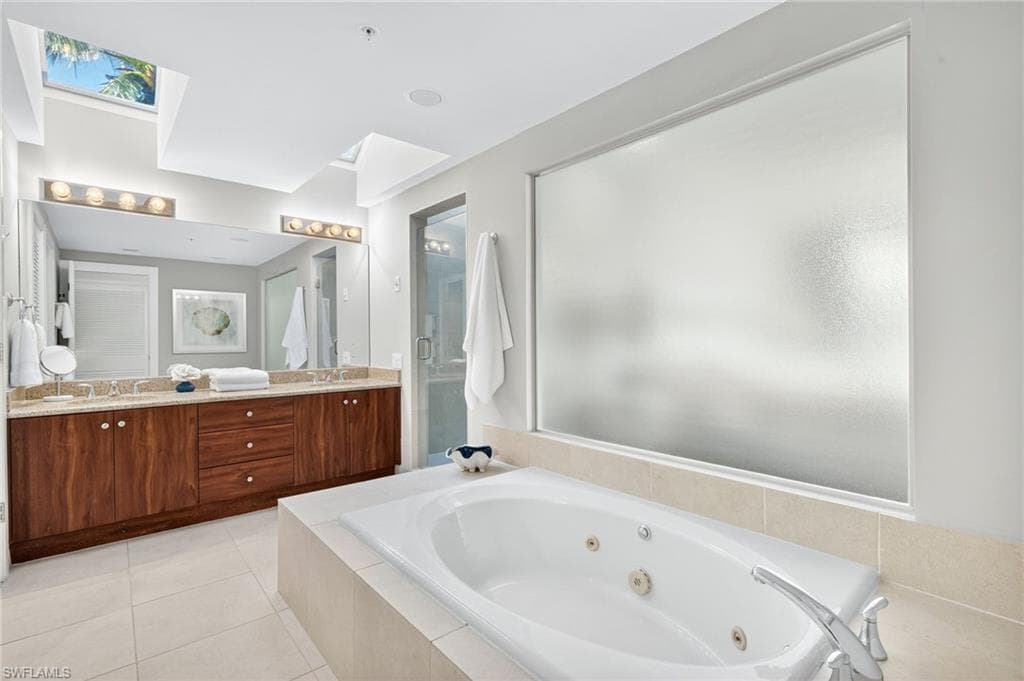 1659 Lands End Village-16