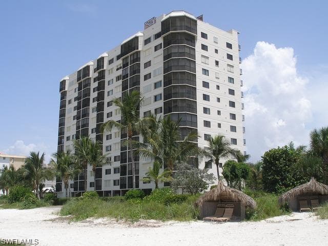 7500 Estero BLVD 706-2