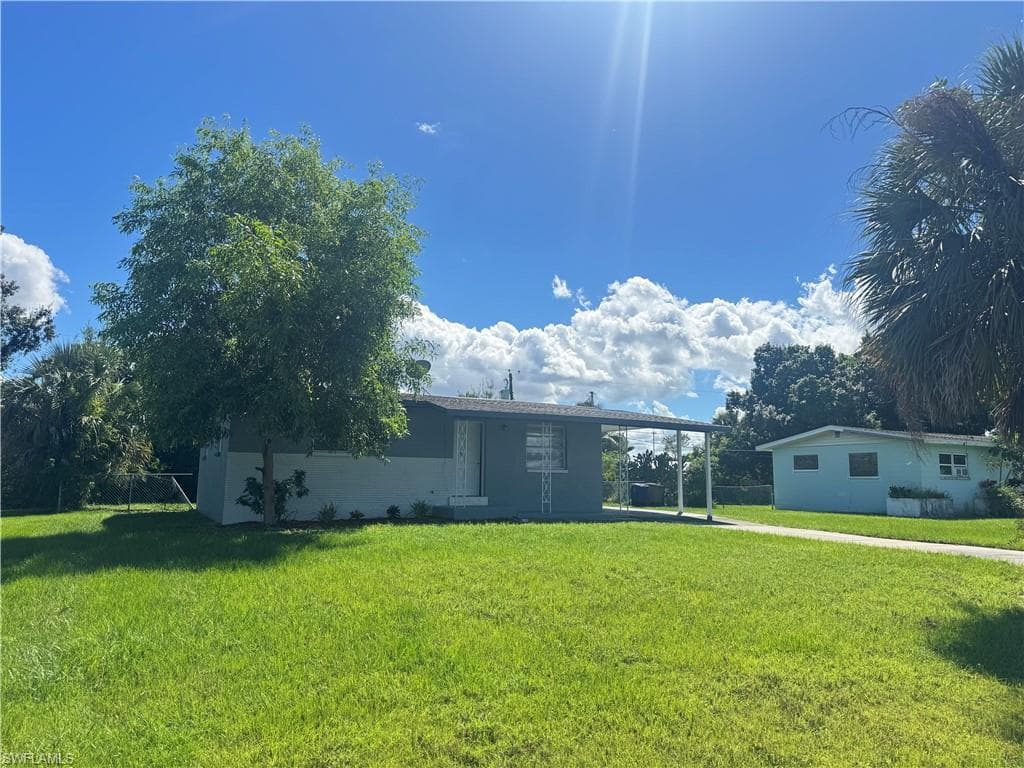 4976 Howard ST-3