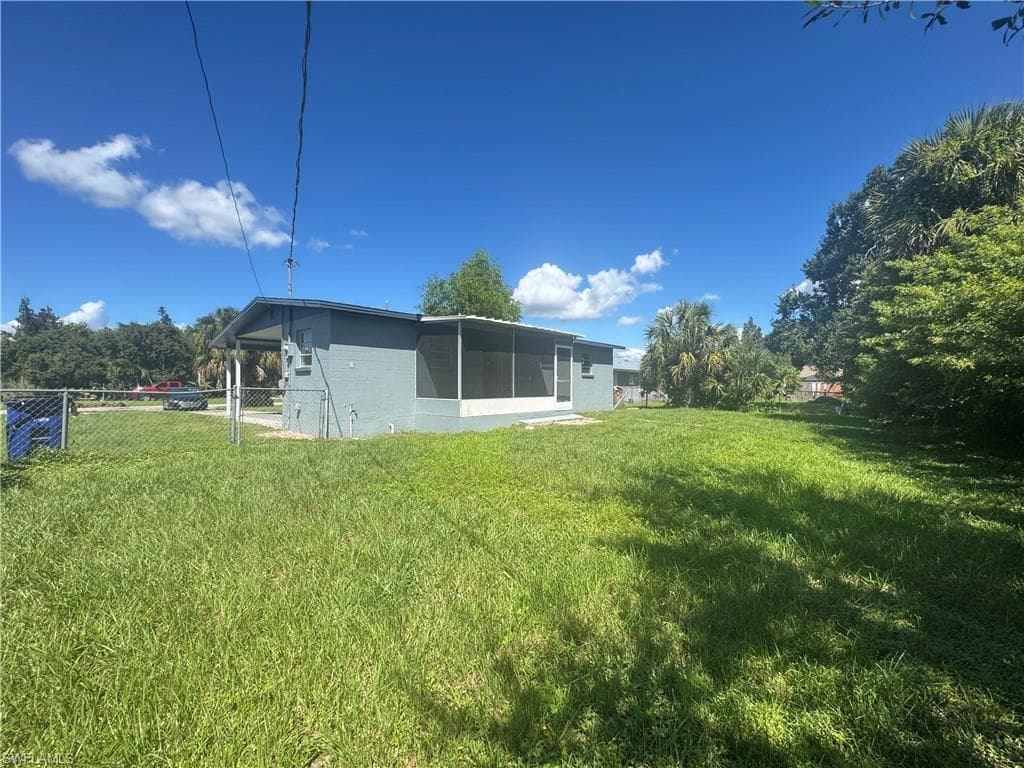 4976 Howard ST-18