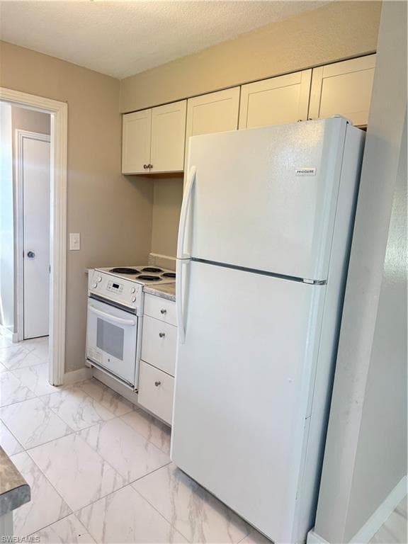 4976 Howard ST-8