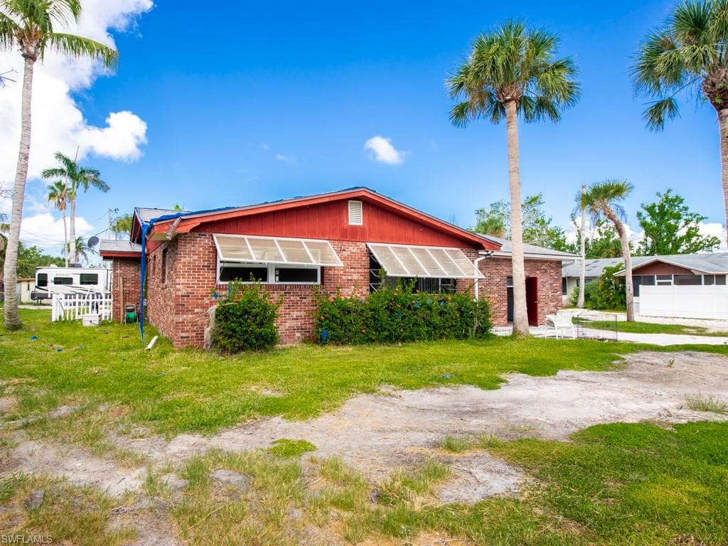1450-1460 Court PL-12