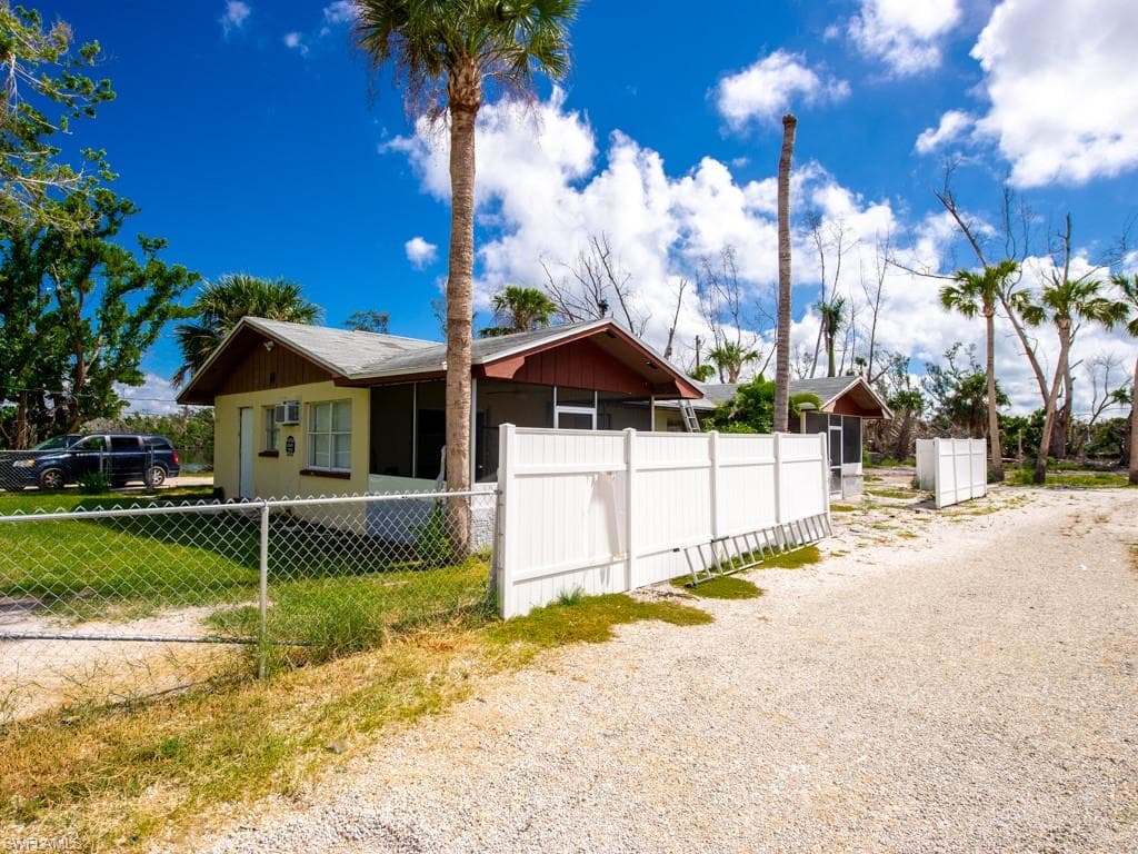 1450-1460 Court PL-26