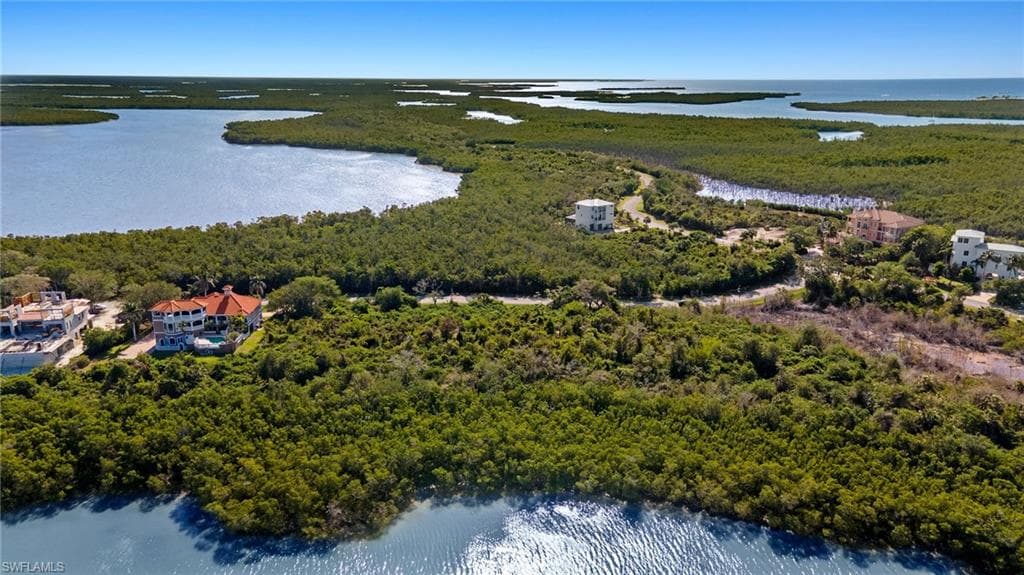 929 WHISKEY CREEK DR-36
