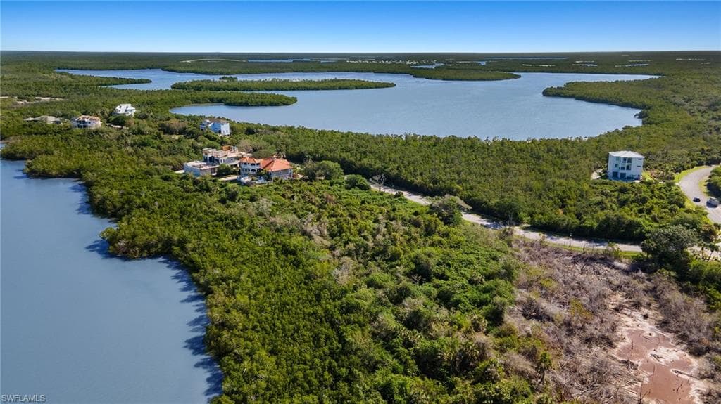 929 WHISKEY CREEK DR-38