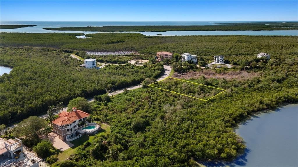 929 WHISKEY CREEK DR-35