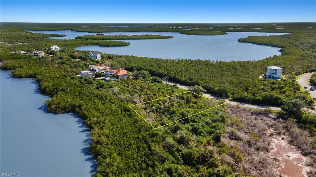 929 WHISKEY CREEK DR-39