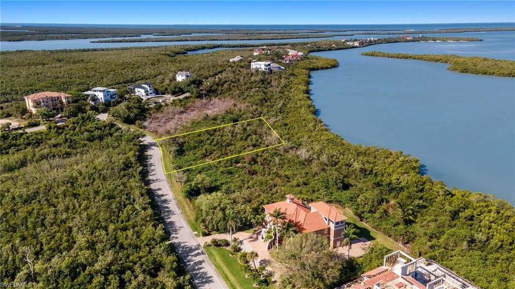 929 WHISKEY CREEK DR-29