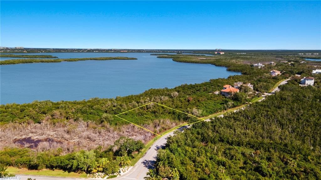 929 WHISKEY CREEK DR-25