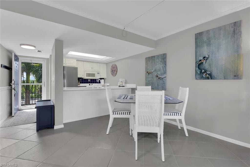 5220 Bonita Beach RD SW 204-6